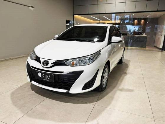 TOYOTA YARIS 1.3 16V FLEX XL LIVE MULTIDRIVE TOYOTA YARIS 1.3 16V FLEX XL LIVE MULTIDRIVE